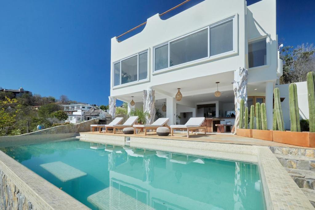 Guest house Casa Roni By Xeno - 5 Bedroom Luxury With Ocean View Estacahuite